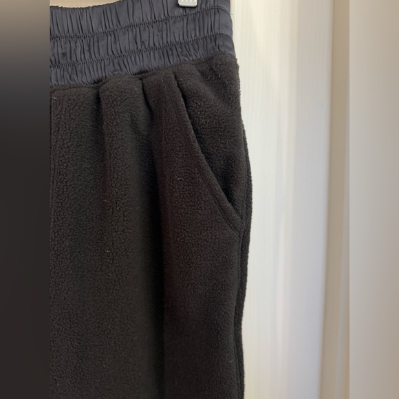 Free People Movement Black Fleece Joggers size s/p - Picture 3 of 6